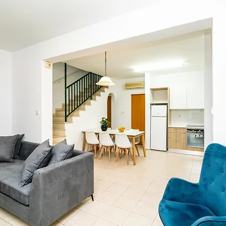 Willa Kotsias Corallia Coral Bay