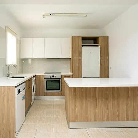 Kotsias Corallia Willa Coral Bay