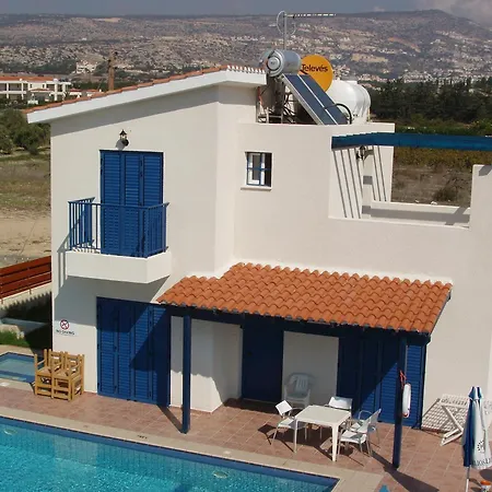 Kotsias Corallia * Coral Bay