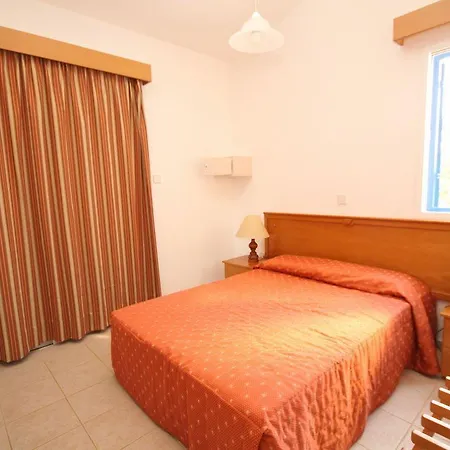 Kotsias Corallia * Coral Bay