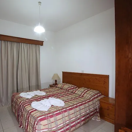 Kotsias Corallia Willa *