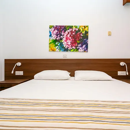 Kotsias Corallia * Coral Bay