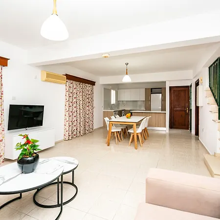 Kotsias Corallia Willa Coral Bay