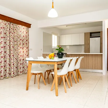 Kotsias Corallia Willa