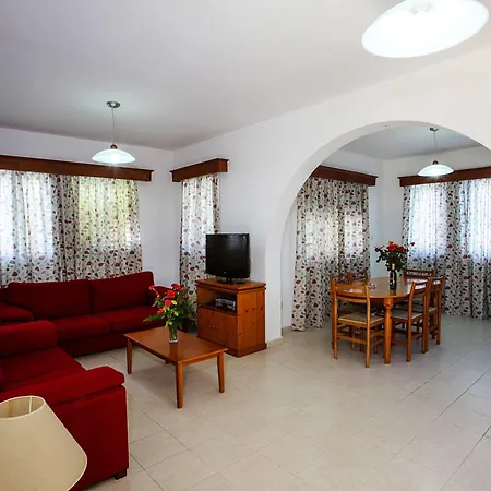 Kotsias Corallia * Coral Bay