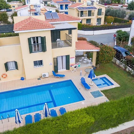 Kotsias Corallia * Coral Bay