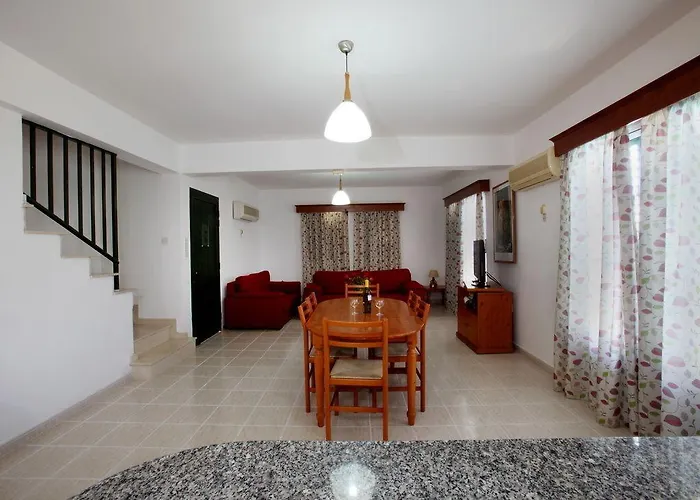 Kotsias Corallia * Coral Bay