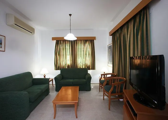 Kotsias Corallia * Coral Bay